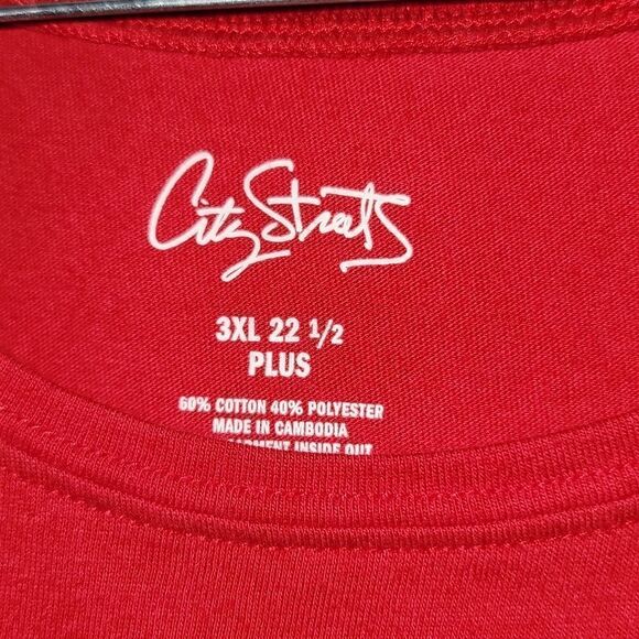 🦋3/$15💰Sleeveless Top - Picture 2 of 3